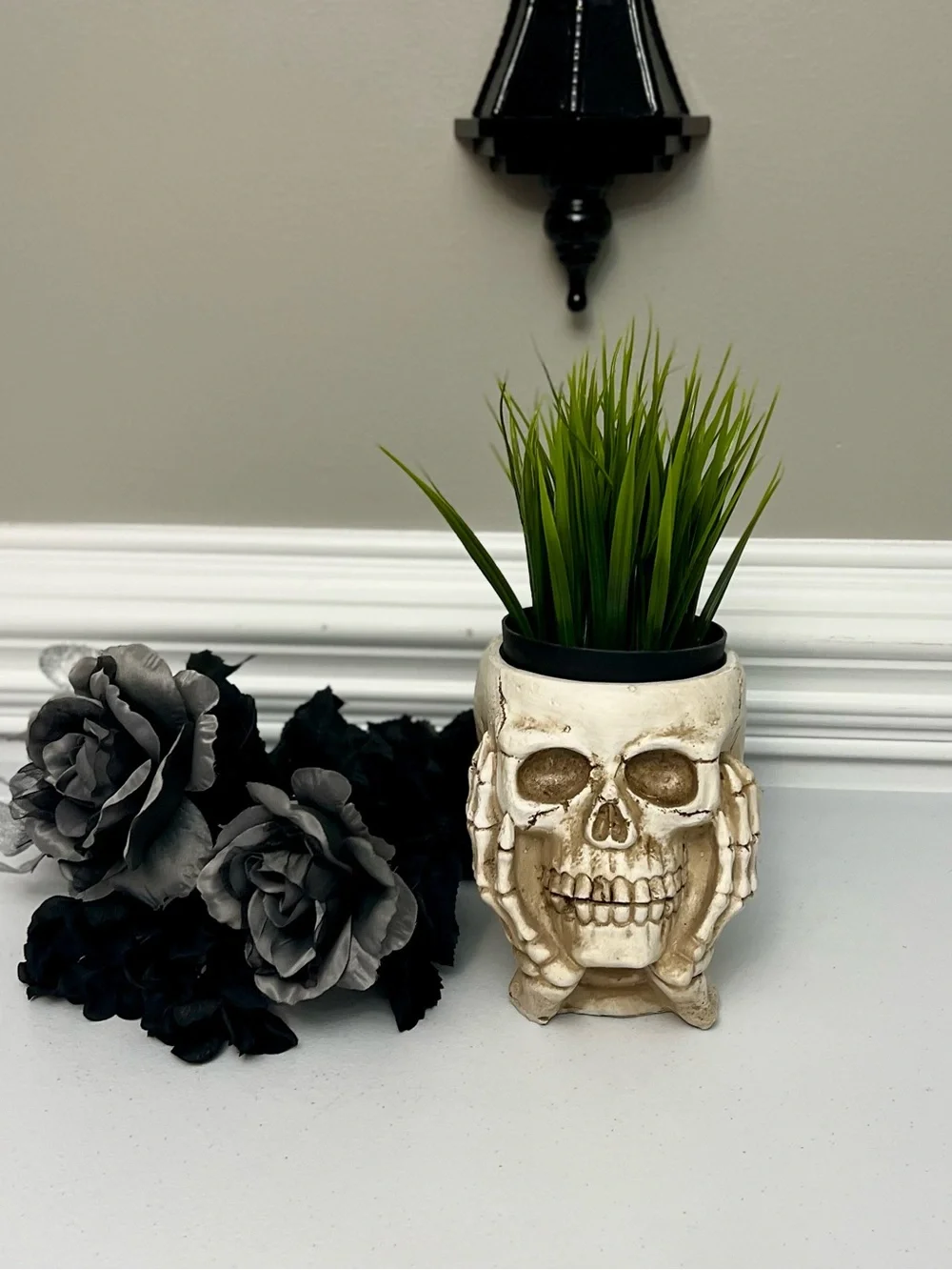 Gothic Resin Skull Flower Pot Planter